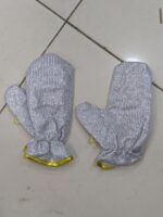 Title: Heavy-Duty Silver Heat-Resistant Oven Mitts – Professional Grade Kitchen Safety (Pair) - Image 5